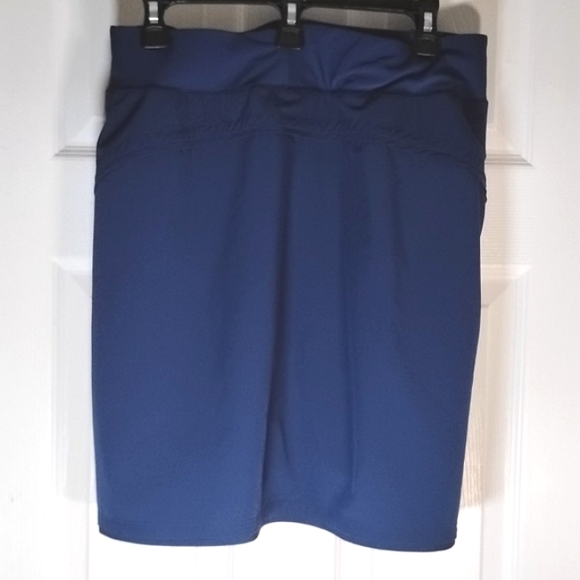 Lands' End Athletic/Swim Skort - Picture 2 of 6